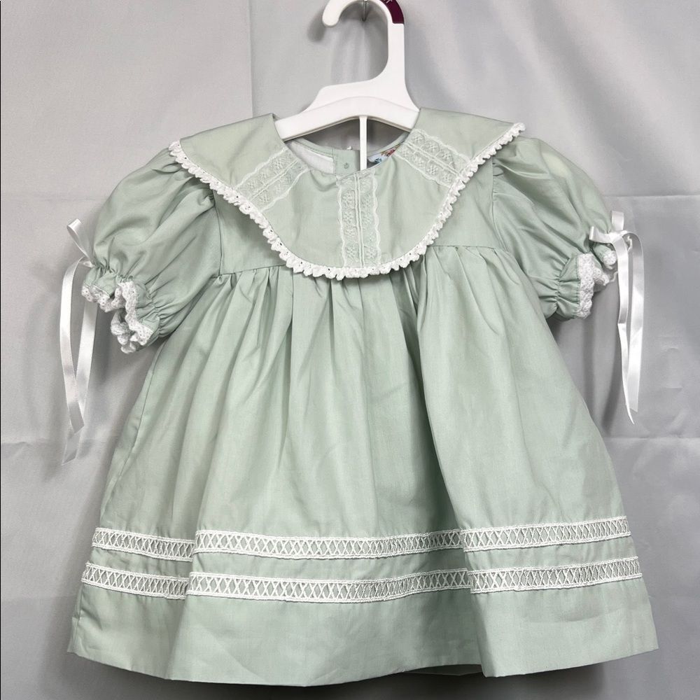 Busy Bees Smocks sage green puff sleeve dress with matching diaper cover size 3T - Picture 2 of 16